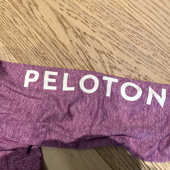 Peloton/ Nike dry fit, ELEMENT 1/2 ZIP LONG SLEEVE - Picture 5 of 9